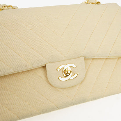 Chanel Chevron Medium Double Flap Tasche aus beigem gestepptem Jersey mit 24K vergoldeter Hardware