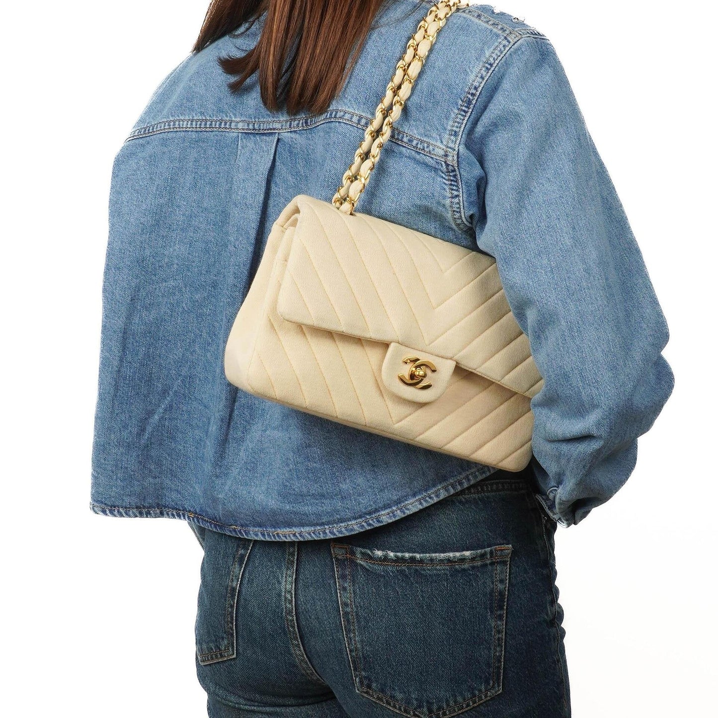Chanel Chevron Medium Double Flap Tasche aus beigem gestepptem Jersey mit 24K vergoldeter Hardware