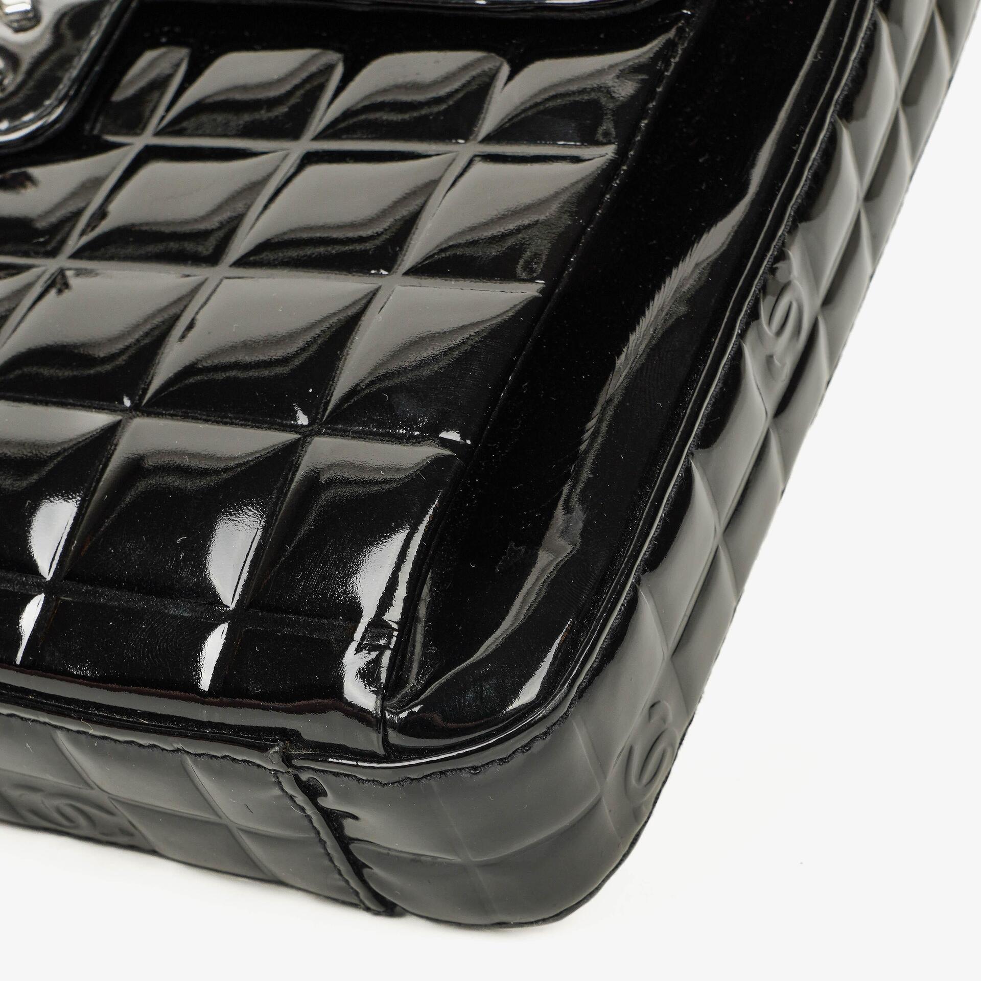 Chanel Chocolate Bar Aktentasche aus schwarzem Lackleder mit silberfarbener Hardware