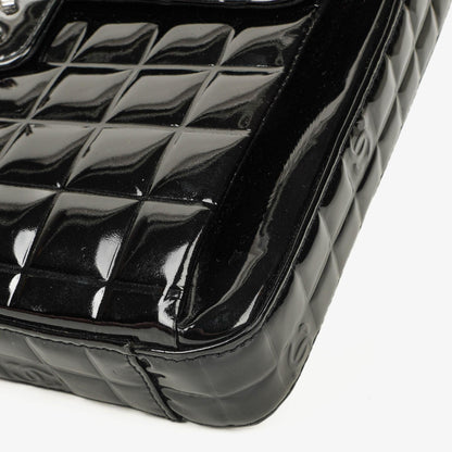 Chanel Chocolate Bar Aktentasche aus schwarzem Lackleder mit silberfarbener Hardware
