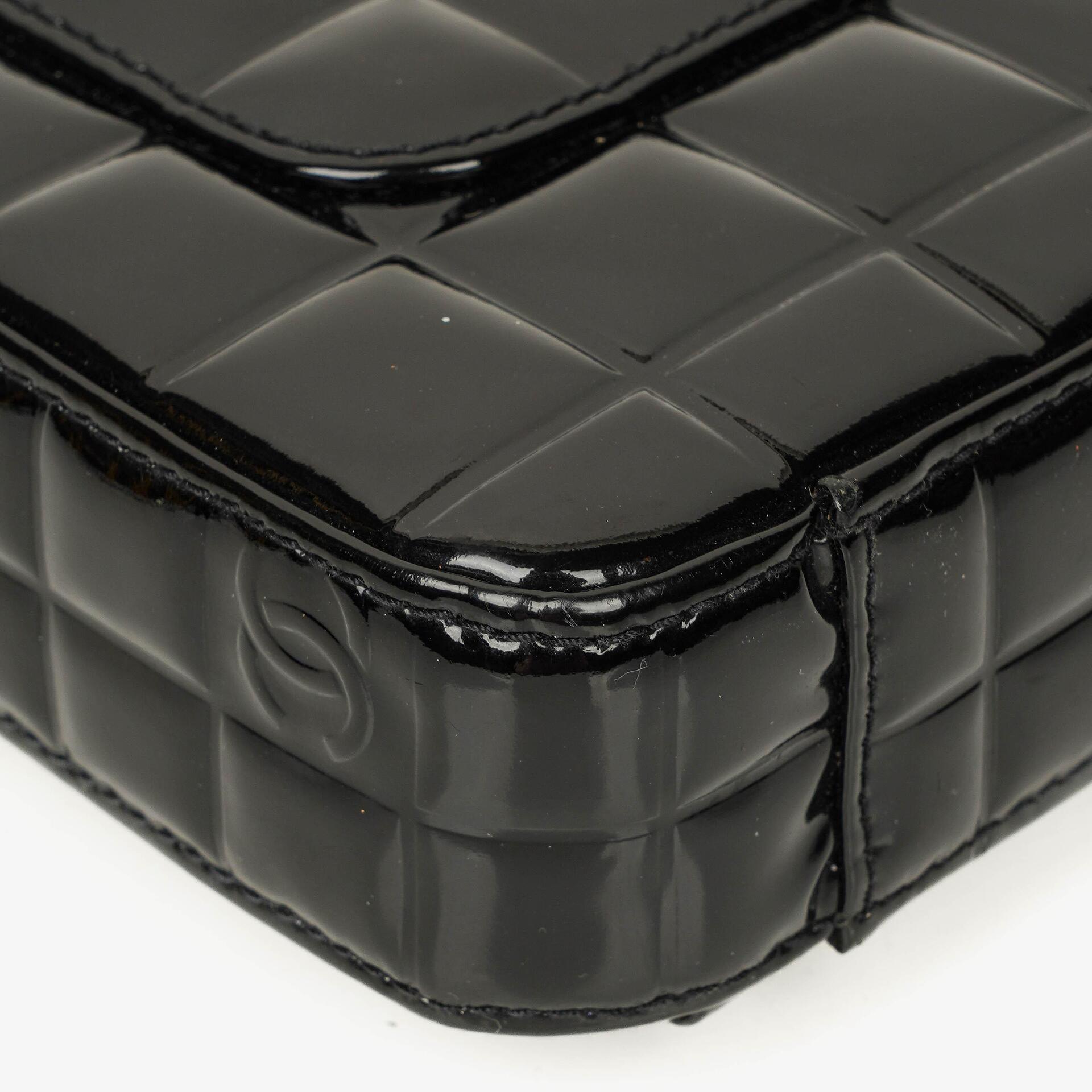 Chanel Chocolate Bar Aktentasche aus schwarzem Lackleder mit silberfarbener Hardware