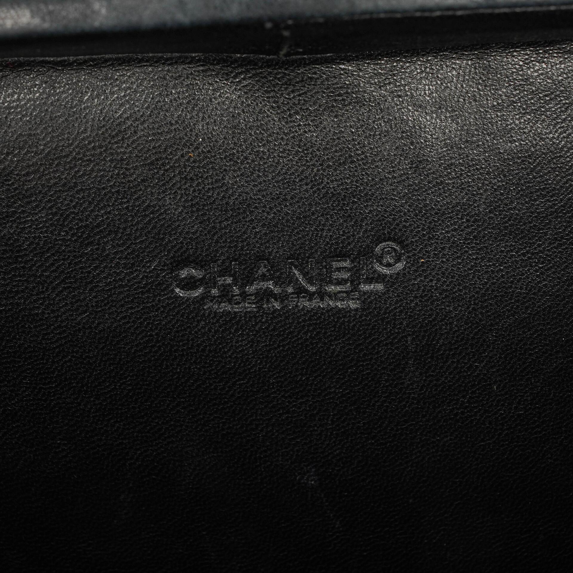 Chanel Chocolate Bar Aktentasche aus schwarzem Lackleder mit silberfarbener Hardware
