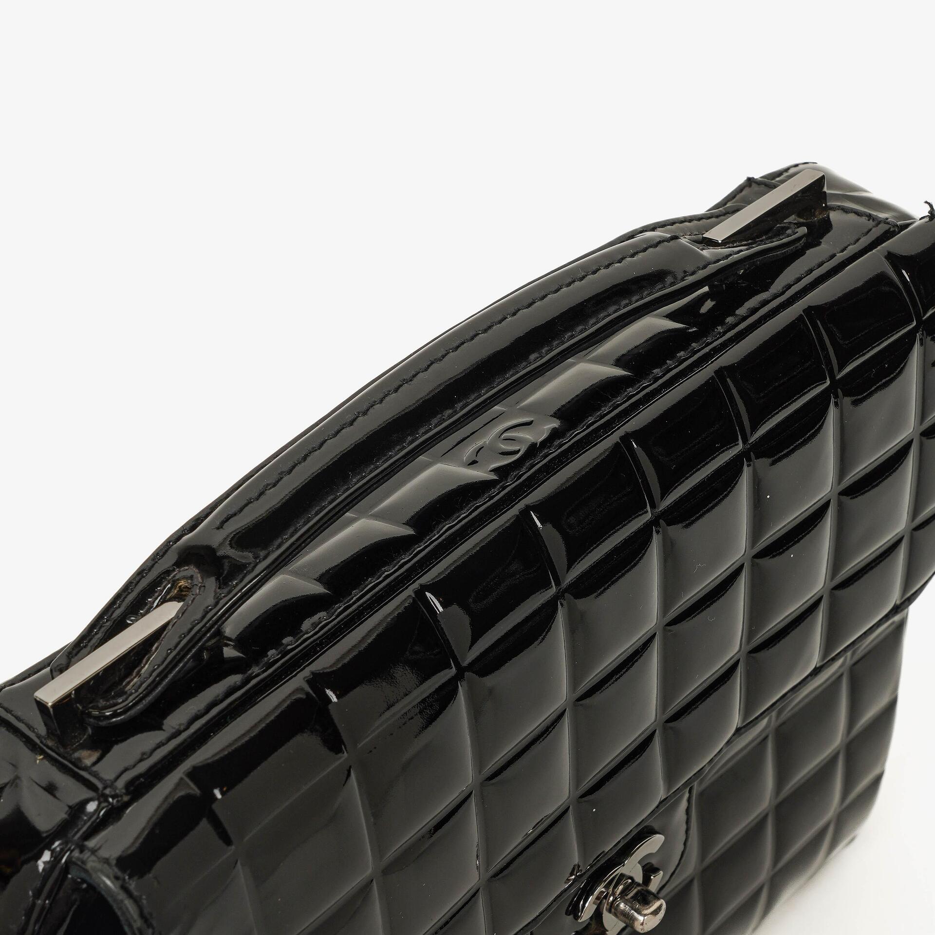 Chanel Chocolate Bar Aktentasche aus schwarzem Lackleder mit silberfarbener Hardware