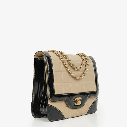 Chanel Chocolate Bar Single Flap Tasche aus Lammleder und Lackleder