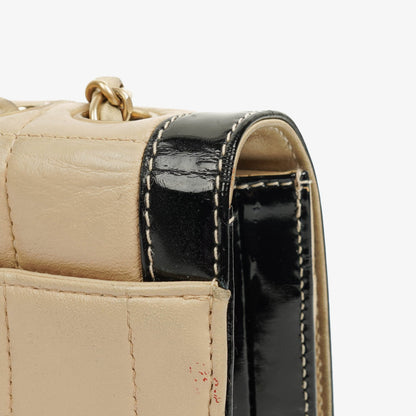 Chanel Chocolate Bar Single Flap Tasche aus Lammleder und Lackleder
