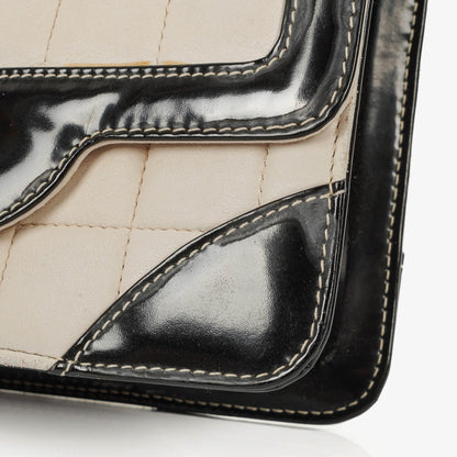 Chanel Chocolate Bar Single Flap Tasche aus Leder und Lackleder