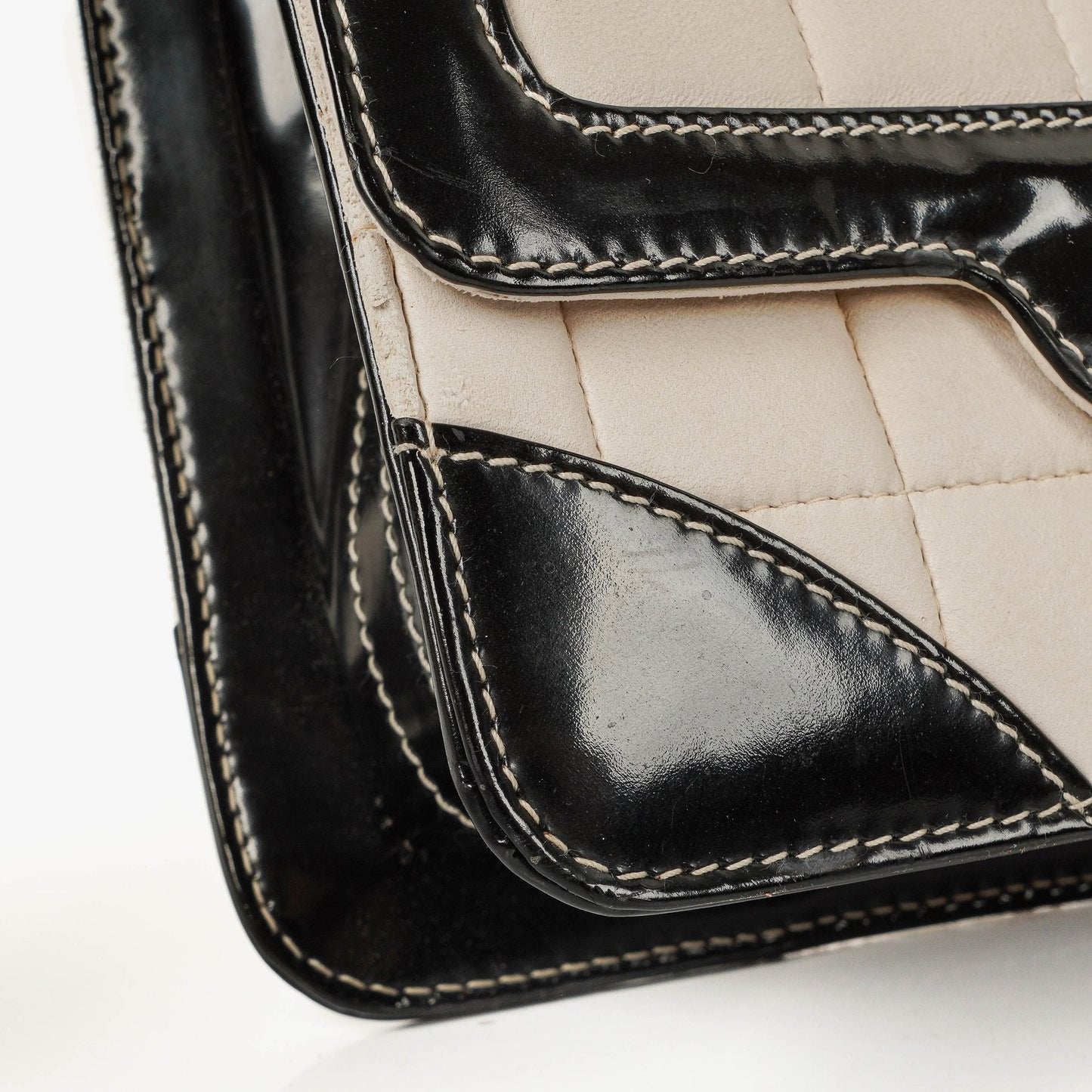 Chanel Chocolate Bar Single Flap Tasche aus Leder und Lackleder