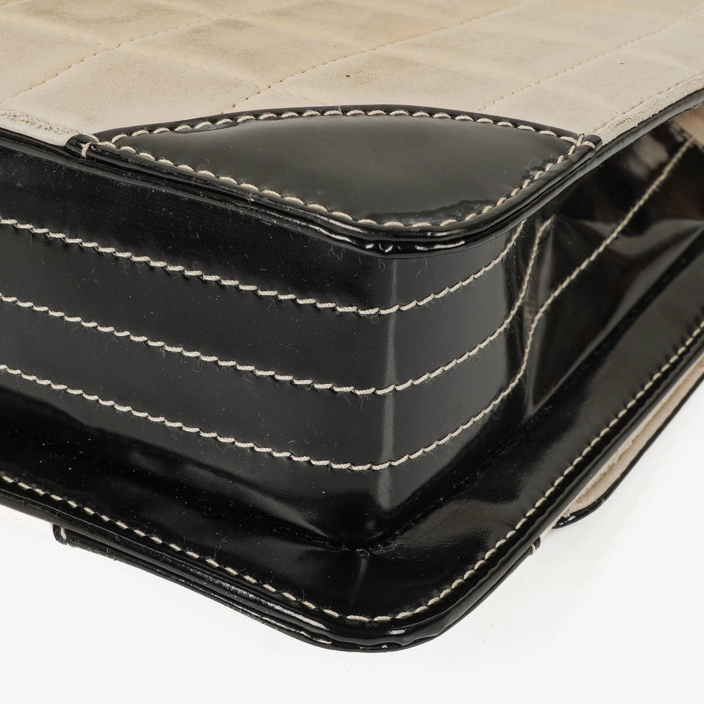Chanel Chocolate Bar Single Flap Tasche aus Leder und Lackleder