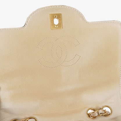 Chanel Chocolate Bar Single Flap Tasche aus Leder und Lackleder