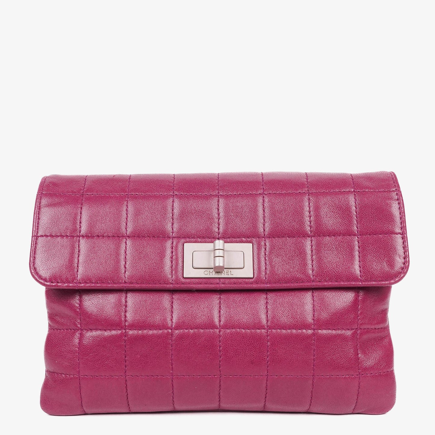 Chanel Chocolate Bar Klappentasche aus lila gestepptem Leder