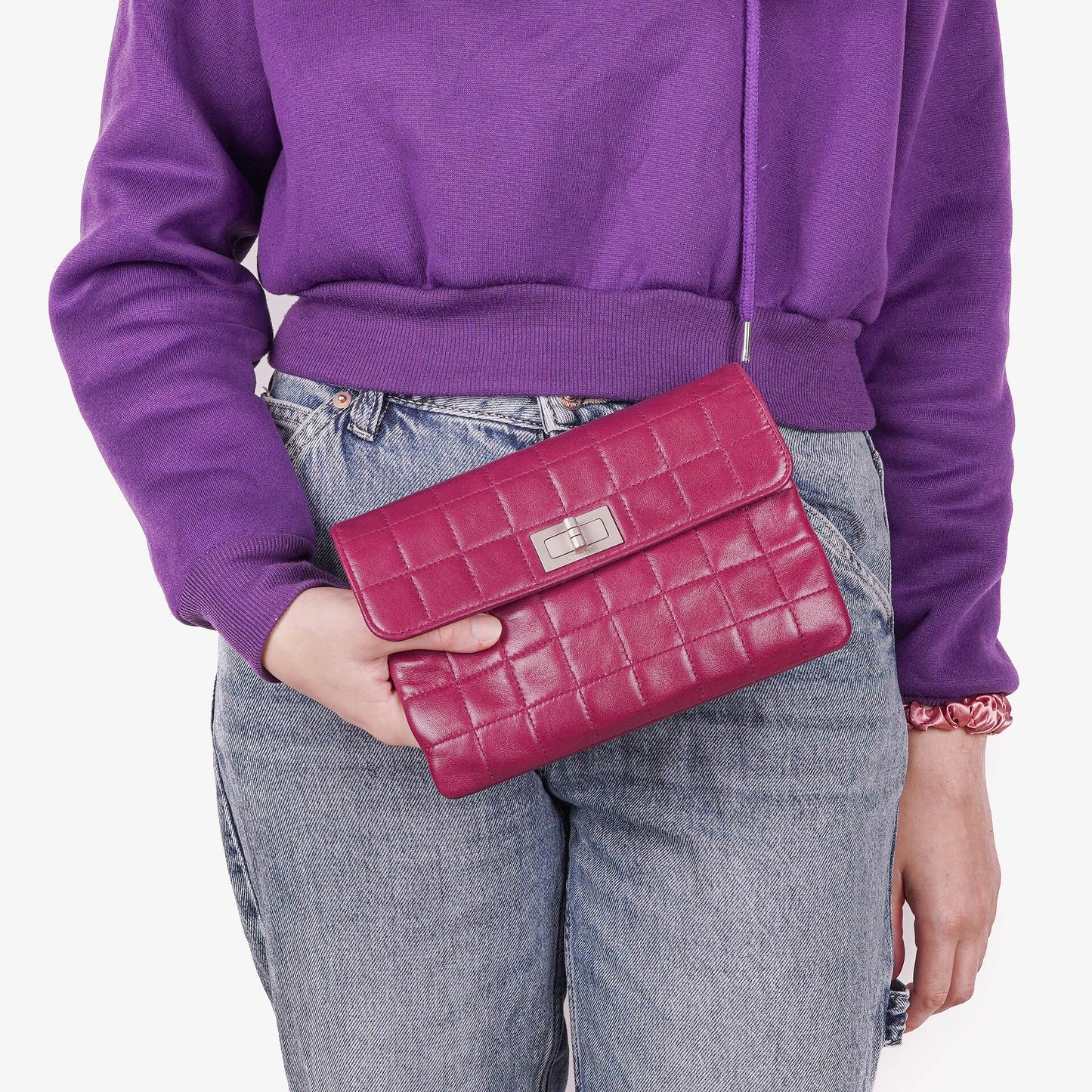 Chanel Chocolate Bar Klappentasche aus lila gestepptem Leder