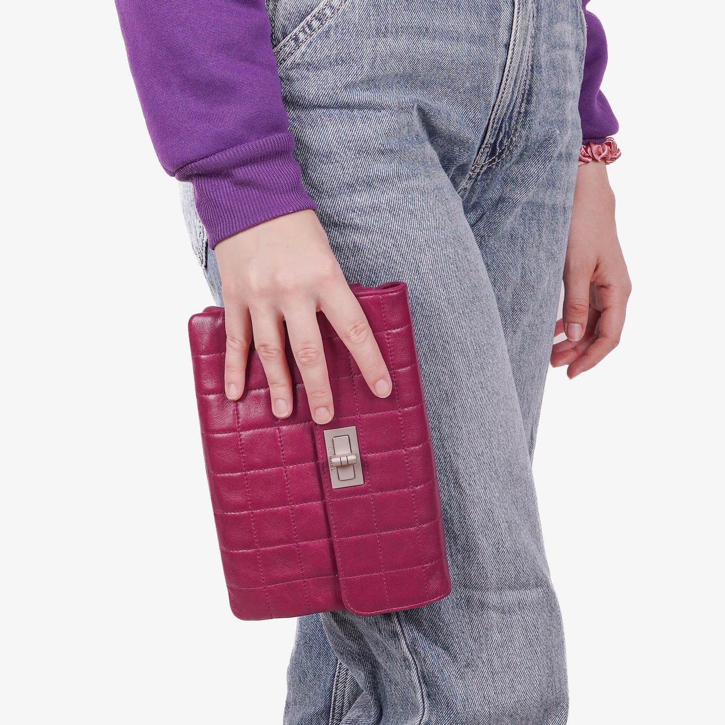 Chanel Chocolate Bar Klappentasche aus lila gestepptem Leder