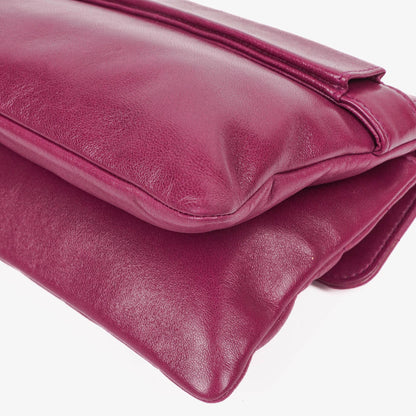 Chanel Chocolate Bar Klappentasche aus lila gestepptem Leder
