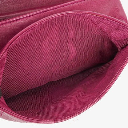 Chanel Chocolate Bar Klappentasche aus lila gestepptem Leder