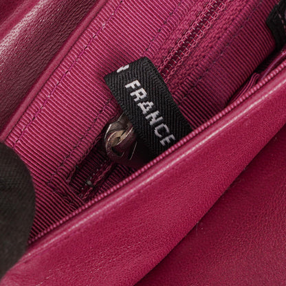 Chanel Chocolate Bar Klappentasche aus lila gestepptem Leder