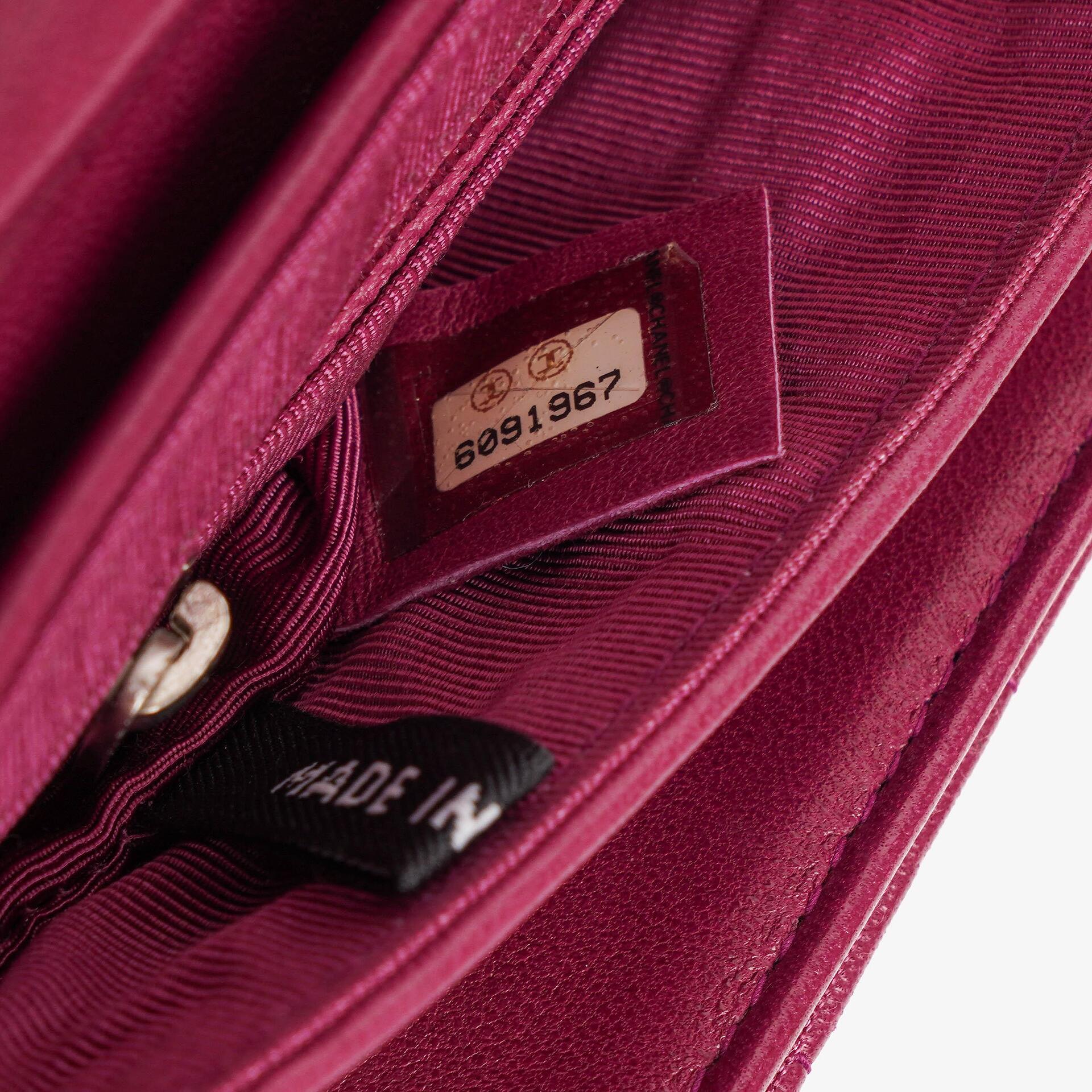 Chanel Chocolate Bar Klappentasche aus lila gestepptem Leder
