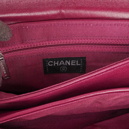 Chanel Chocolate Bar Klappentasche aus lila gestepptem Leder