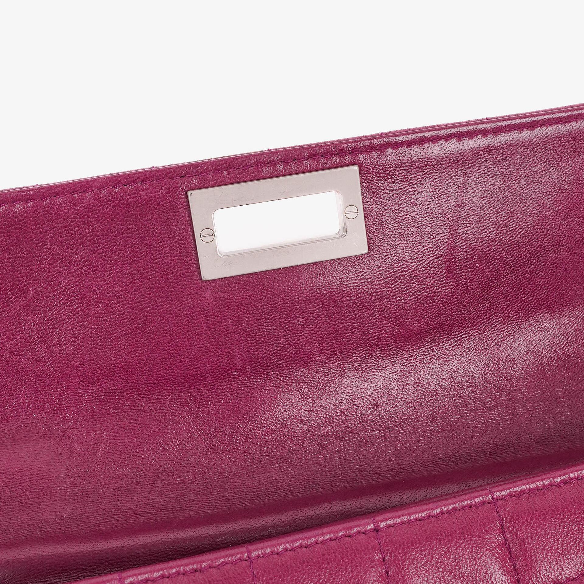 Chanel Chocolate Bar Klappentasche aus lila gestepptem Leder