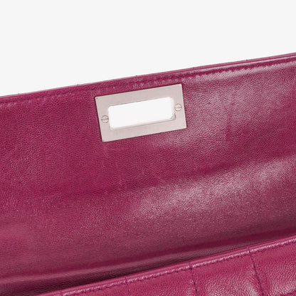 Chanel Chocolate Bar Klappentasche aus lila gestepptem Leder