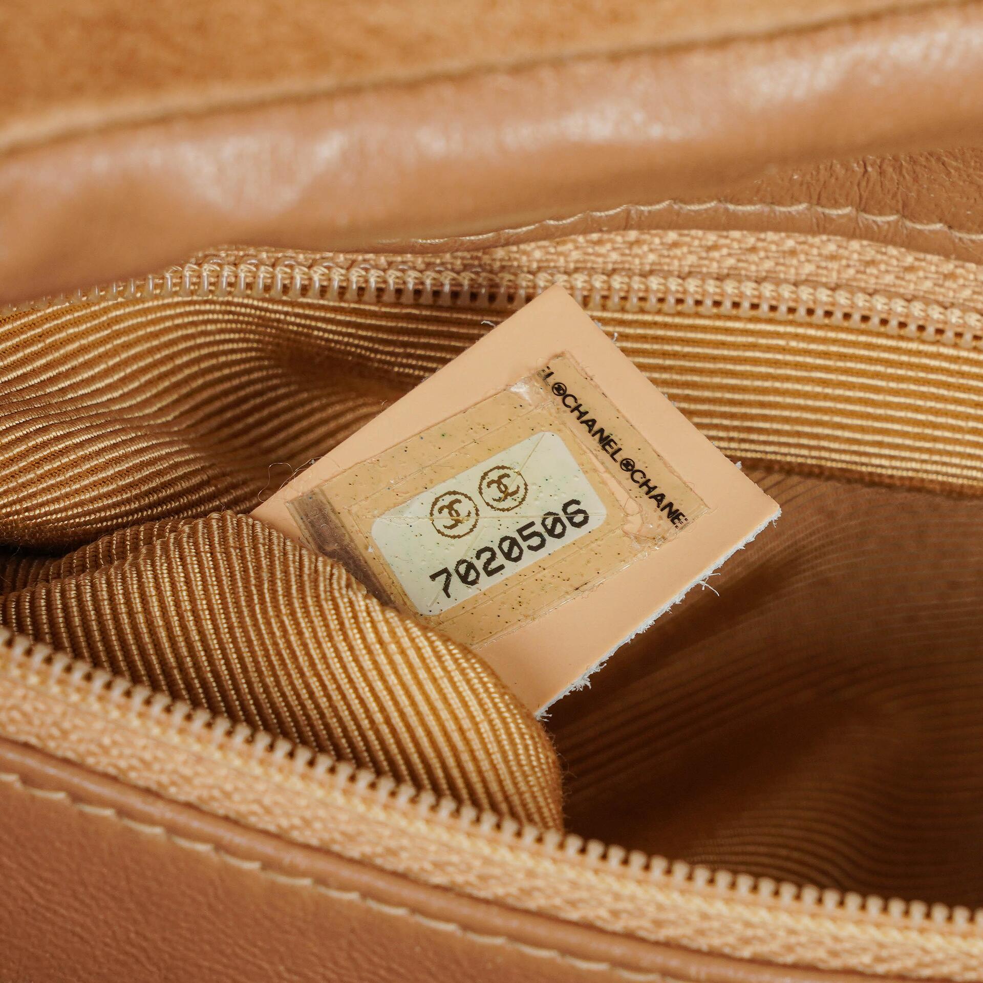 Chanel Chocolate Bar Gelb/Beige Wildleder Top-Handle Flap-Tasche