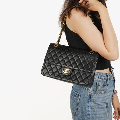 Chanel Classic Double Flap Tasche aus schwarzem gestepptem Lammleder mit 24K vergoldeter Hardware