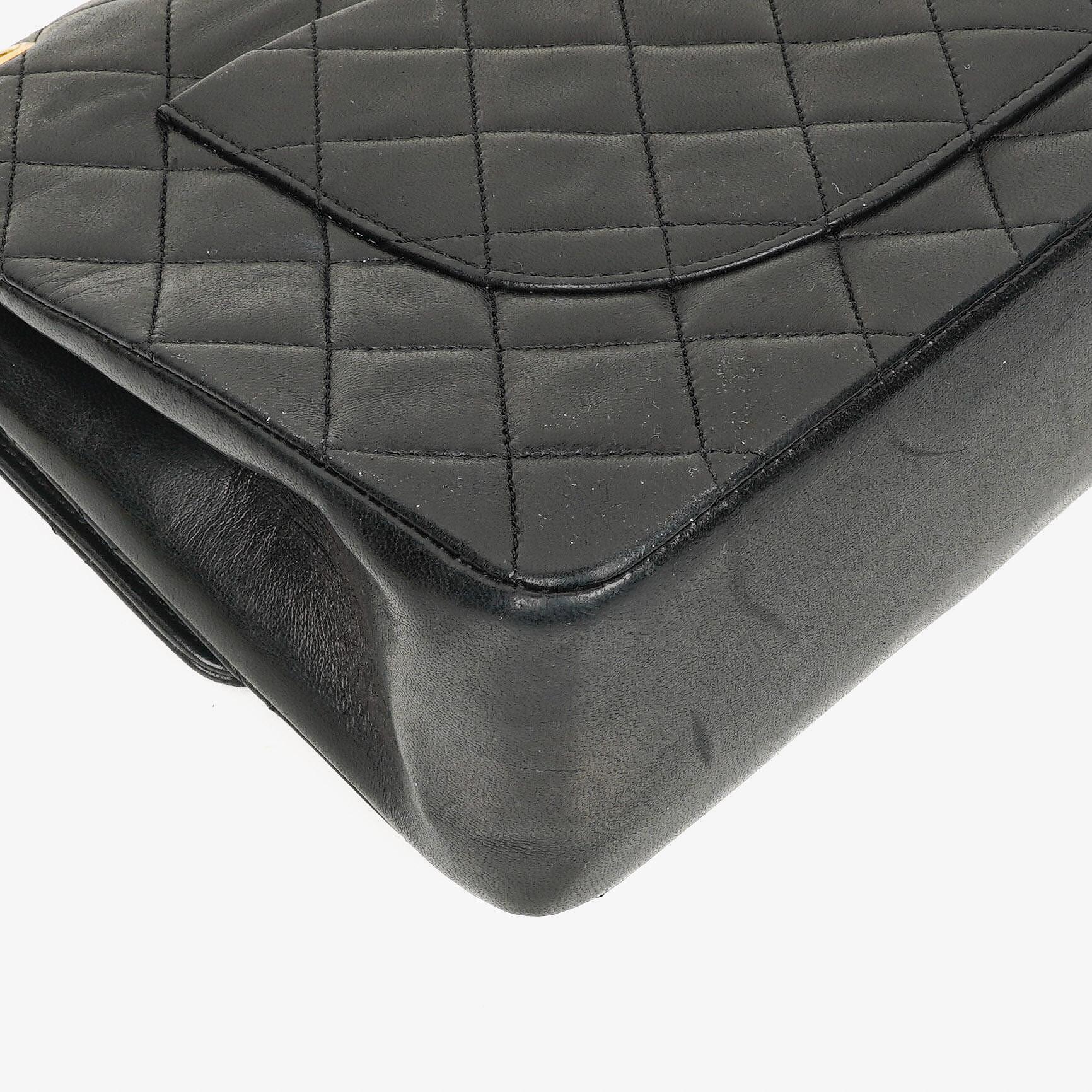 Chanel Classic Double Flap Tasche aus schwarzem gestepptem Lammleder mit 24K vergoldeter Hardware