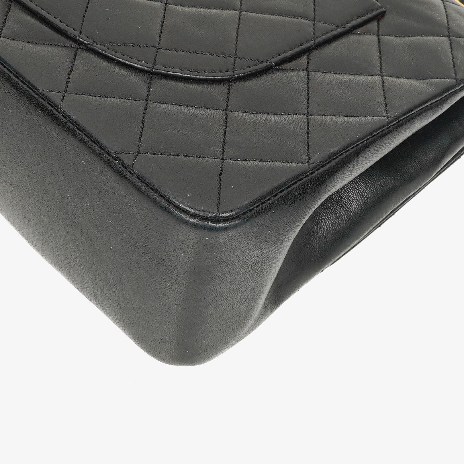 Chanel Classic Double Flap Tasche aus schwarzem gestepptem Lammleder mit 24K vergoldeter Hardware