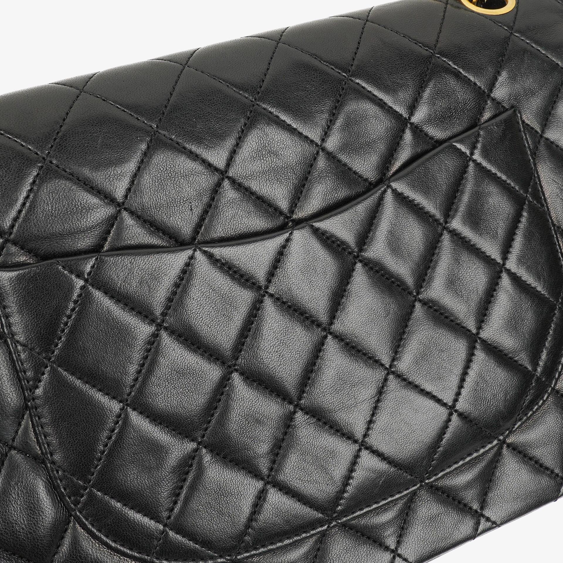 Chanel Classic Double Flap Tasche aus schwarzem gestepptem Lammleder mit 24K vergoldeter Hardware