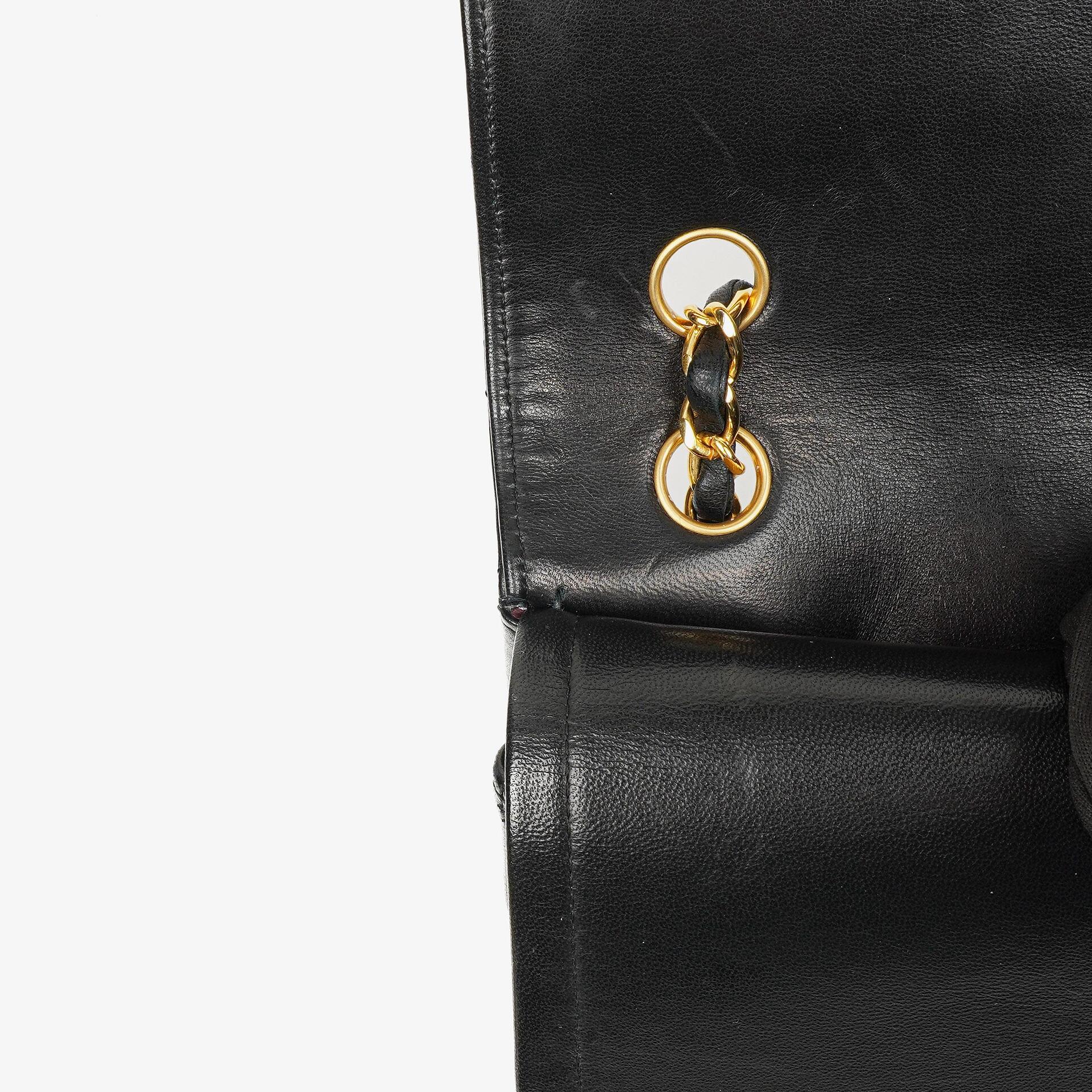 Chanel Classic Double Flap Tasche aus schwarzem gestepptem Lammleder mit 24K vergoldeter Hardware