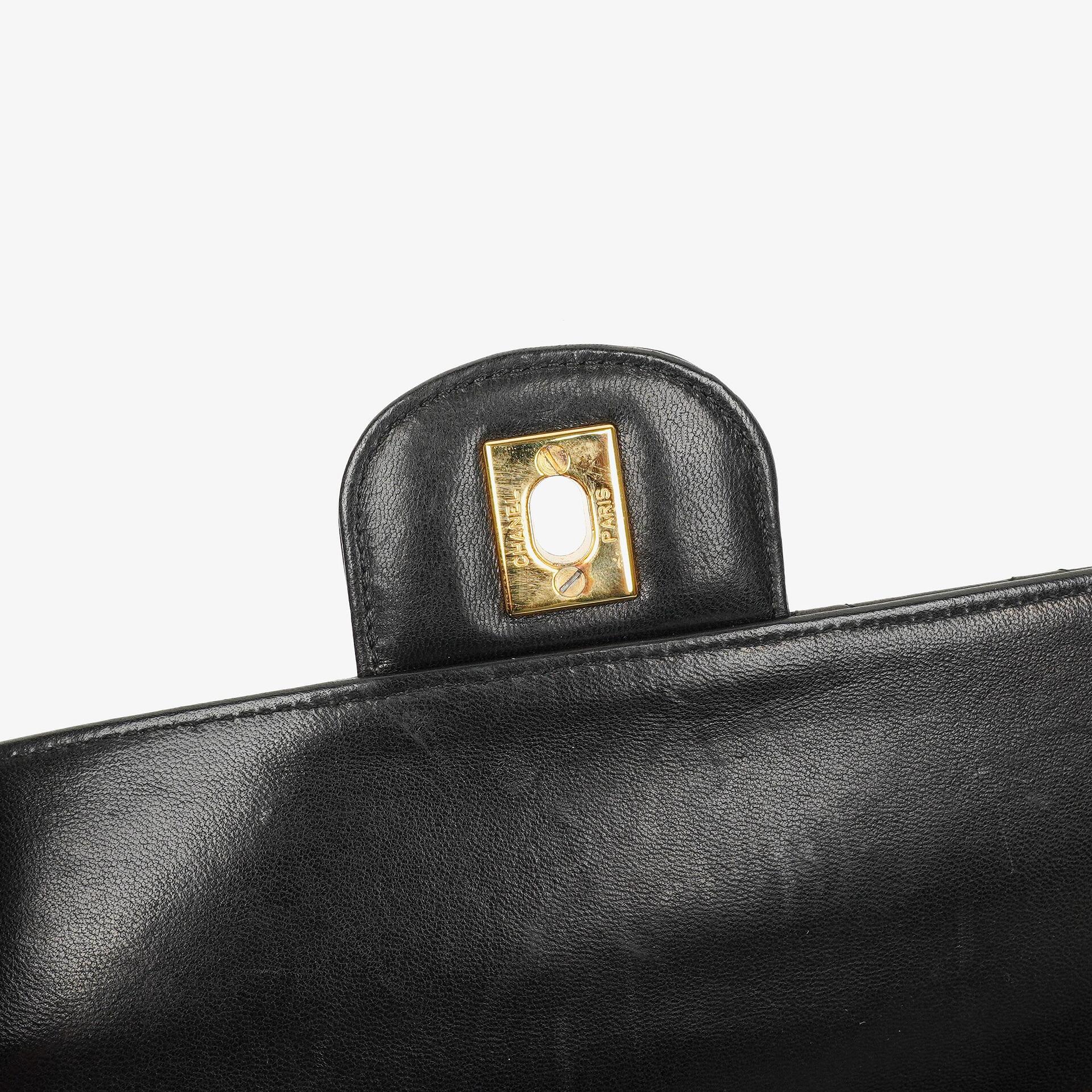 Chanel Classic Double Flap Tasche aus schwarzem gestepptem Lammleder mit 24K vergoldeter Hardware