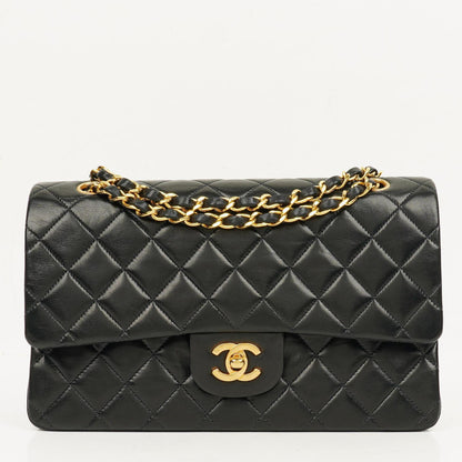 CHANEL Classic Double Flap Tasche aus schwarzem gestepptem Lammleder mit 24K vergoldeter Hardware
