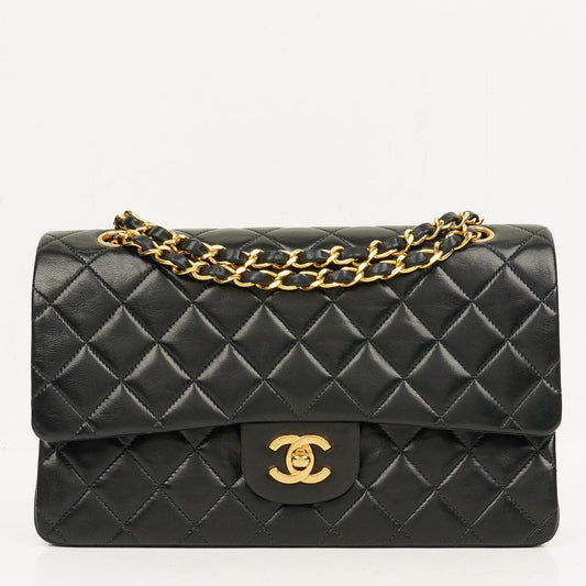 CHANEL Classic Double Flap Tasche aus schwarzem gestepptem Lammleder mit 24K vergoldeter Hardware