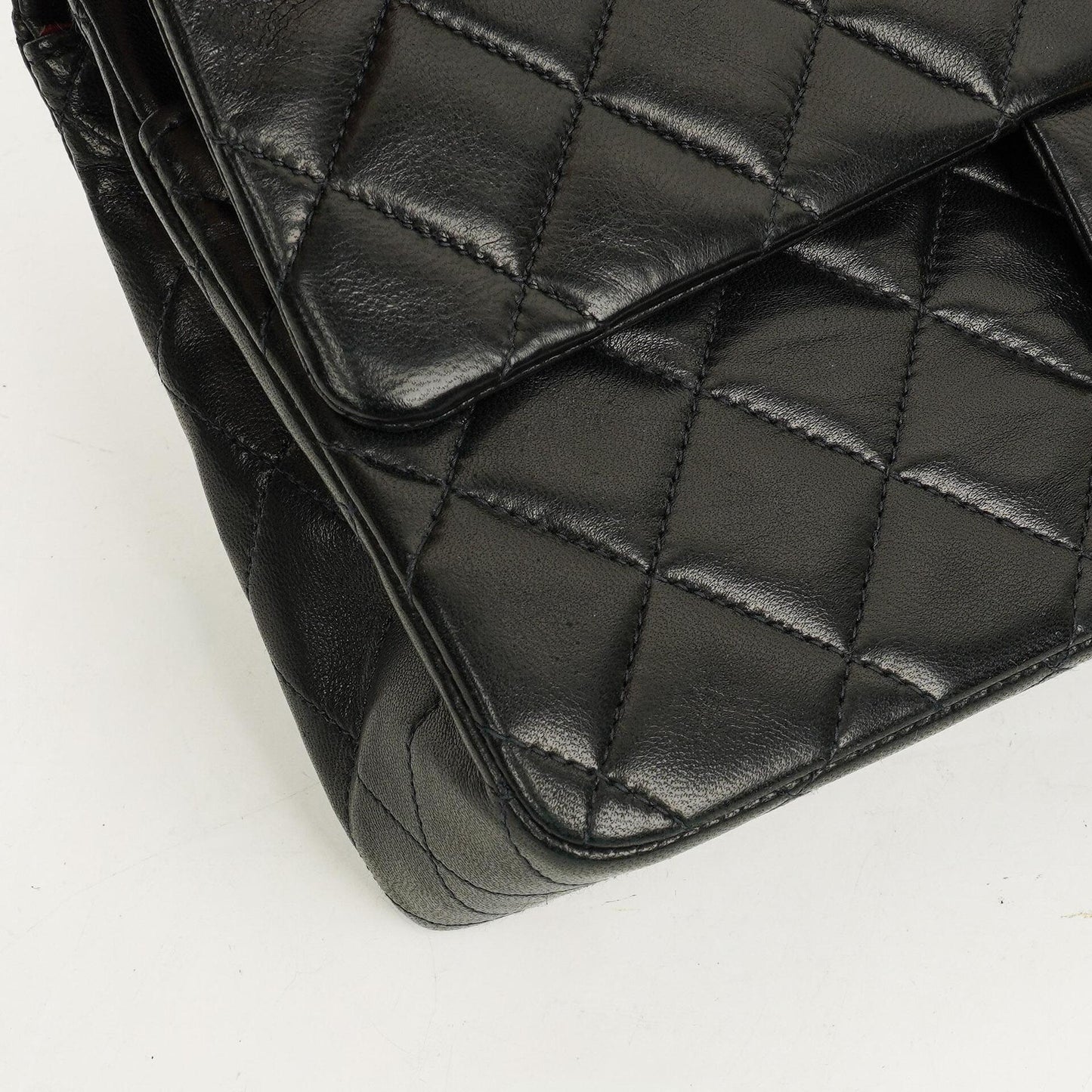 CHANEL Classic Double Flap Tasche aus schwarzem gestepptem Lammleder mit 24K vergoldeter Hardware