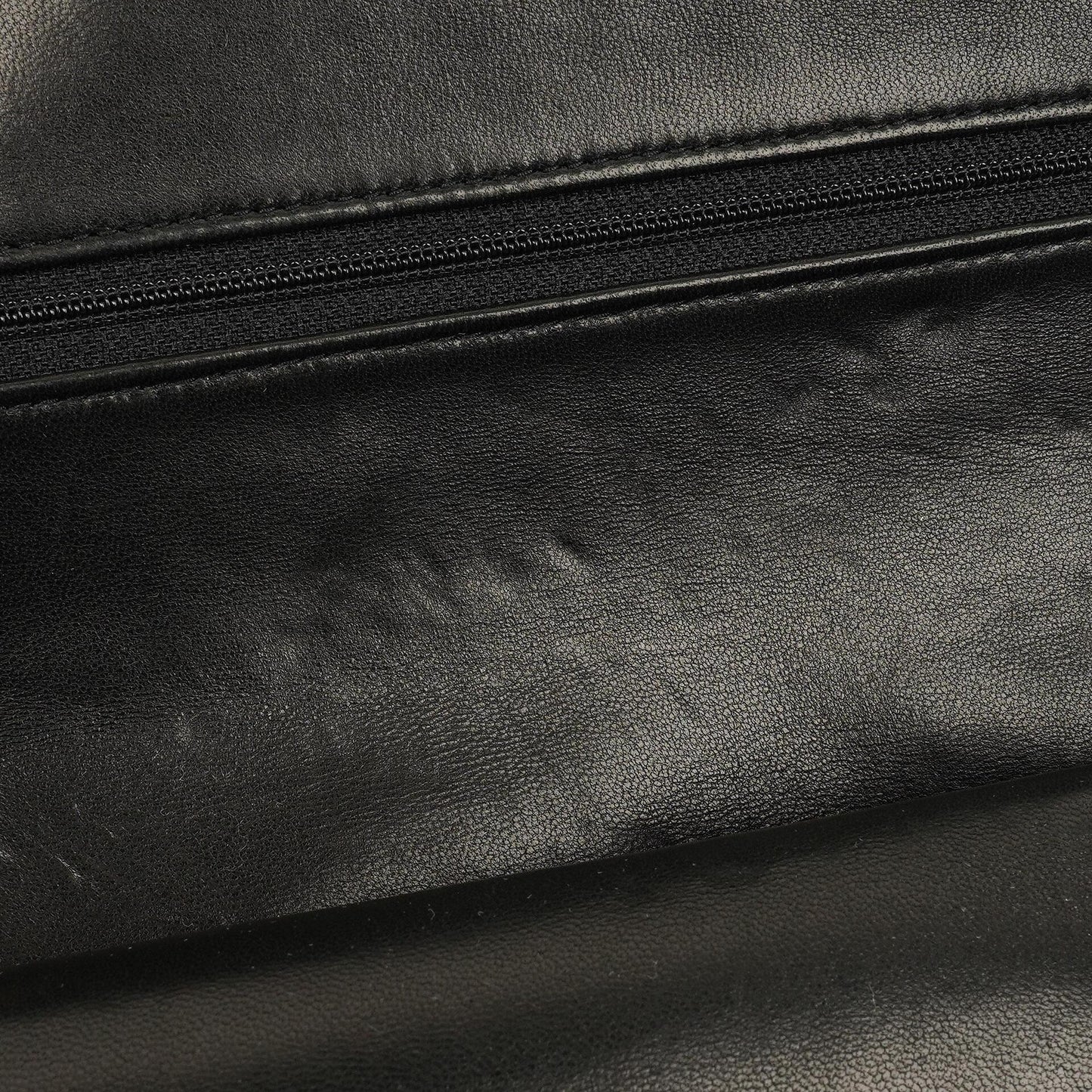 CHANEL Classic Double Flap Tasche aus schwarzem gestepptem Lammleder mit 24K vergoldeter Hardware