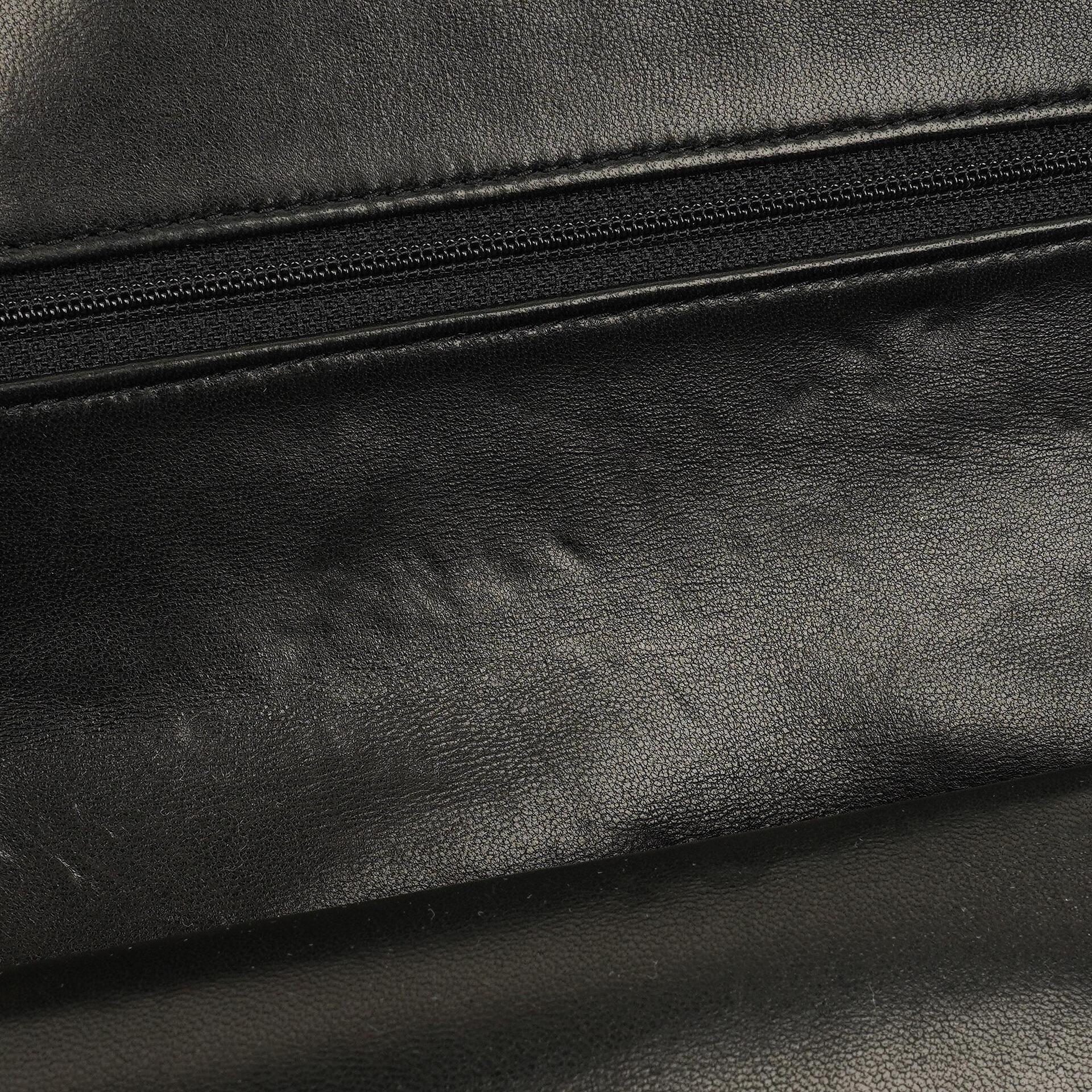 CHANEL Classic Double Flap Tasche aus schwarzem gestepptem Lammleder mit 24K vergoldeter Hardware