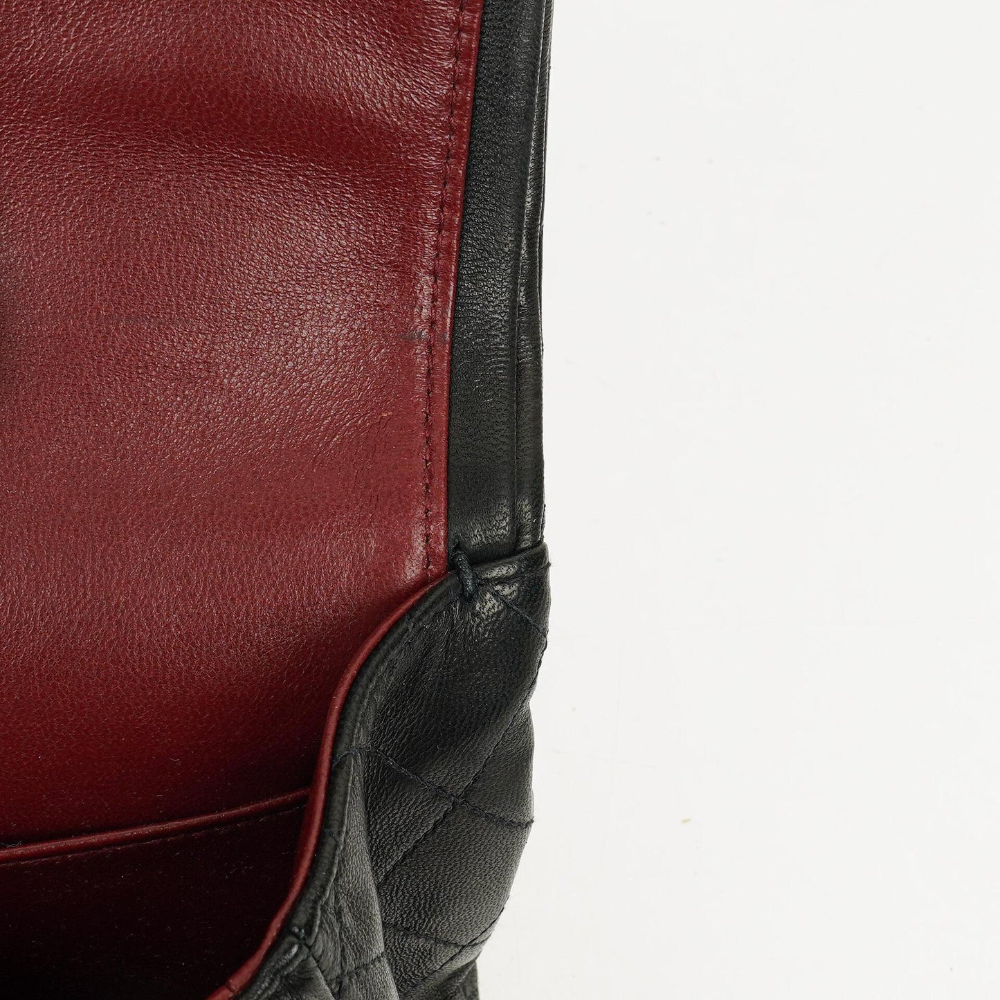 CHANEL Classic Double Flap Tasche aus schwarzem gestepptem Lammleder mit 24K vergoldeter Hardware