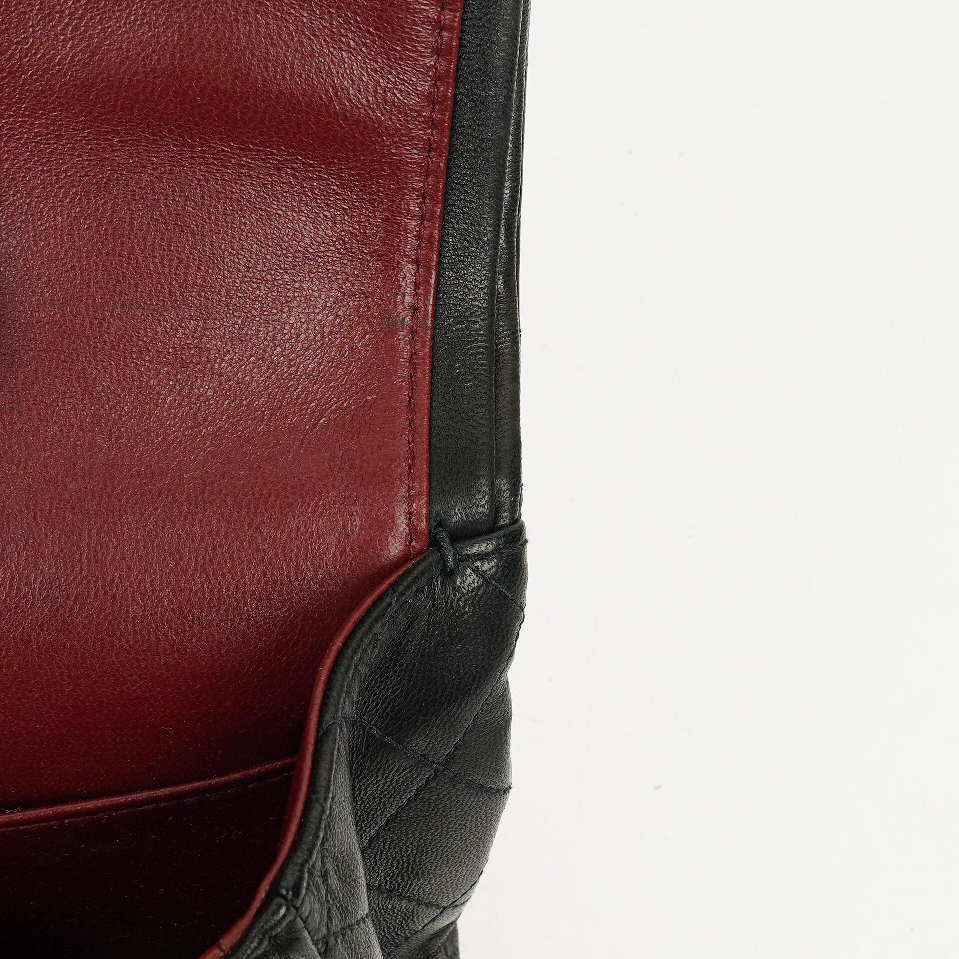 CHANEL Classic Double Flap Tasche aus schwarzem gestepptem Lammleder mit 24K vergoldeter Hardware