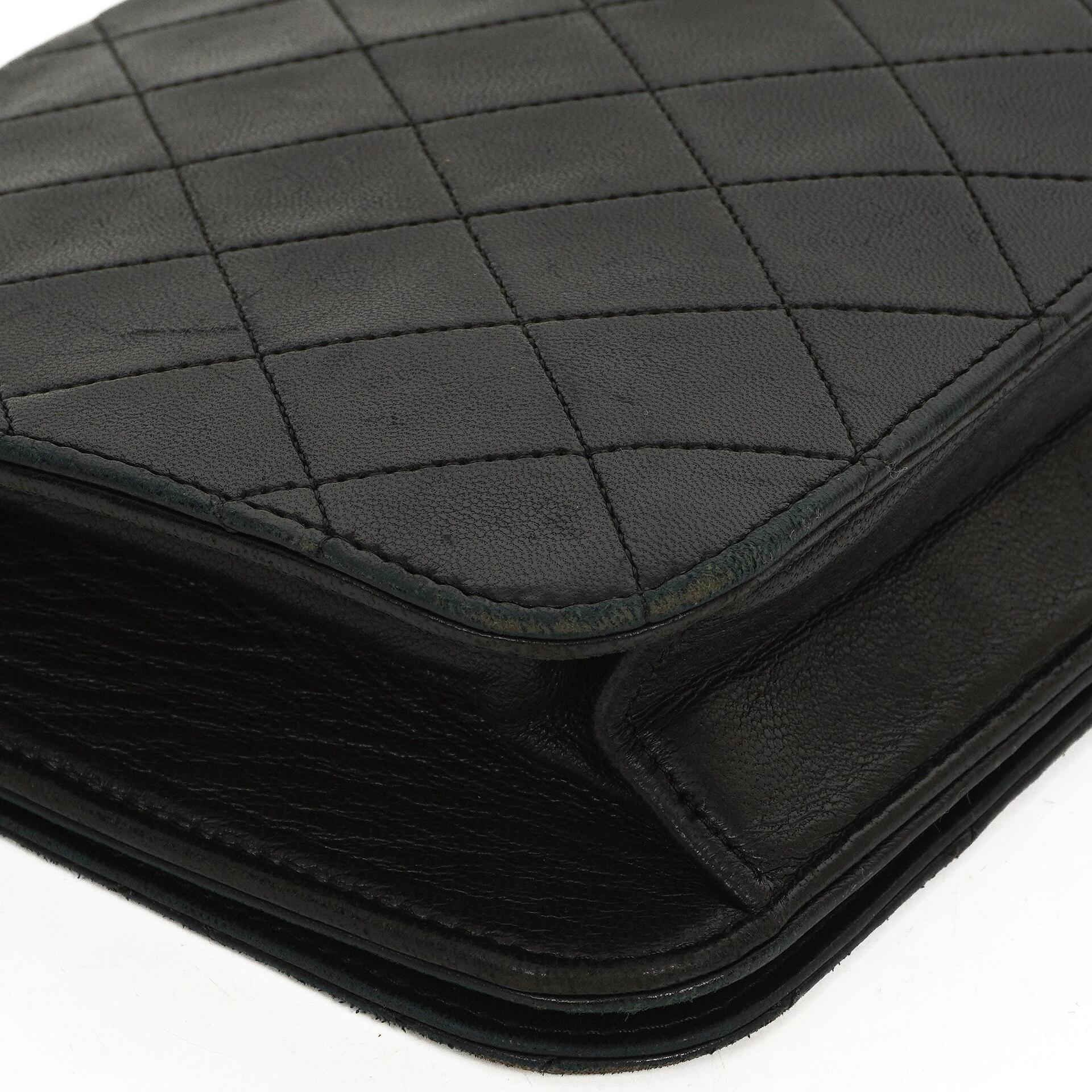 Chanel Classic schwarzes gestepptes Lammleder Full Flap Bag mit 24K goldplattierten Beschlägen