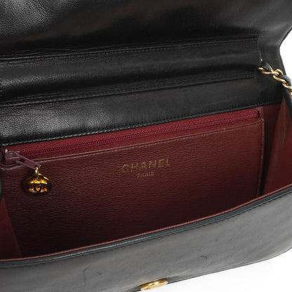 Chanel Classic schwarzes gestepptes Lammleder Full Flap Bag mit 24K goldplattierten Beschlägen