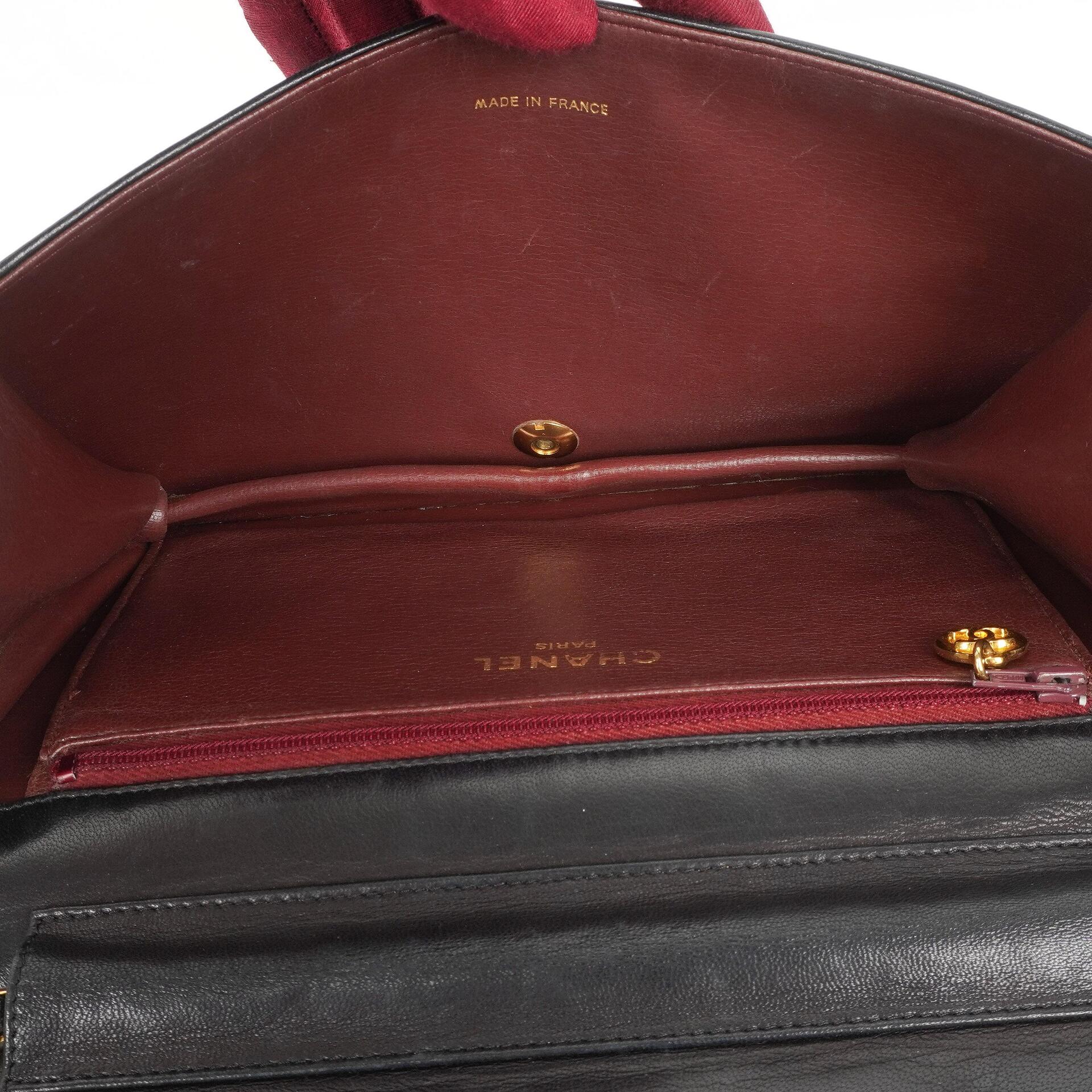 Chanel Classic schwarzes gestepptes Lammleder Full Flap Bag mit 24K goldplattierten Beschlägen