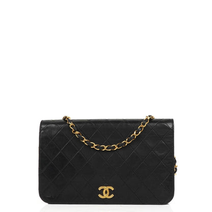 Chanel Classic Full Flap Bag aus schwarzem gestepptem Lammleder mit 24K goldplattierten Beschlägen