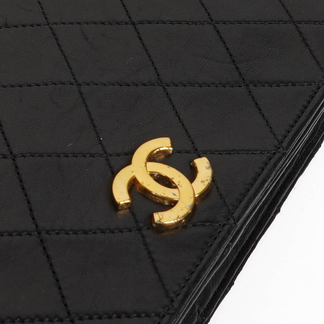 Chanel Classic Full Flap Bag aus schwarzem gestepptem Lammleder mit 24K goldplattierten Beschlägen