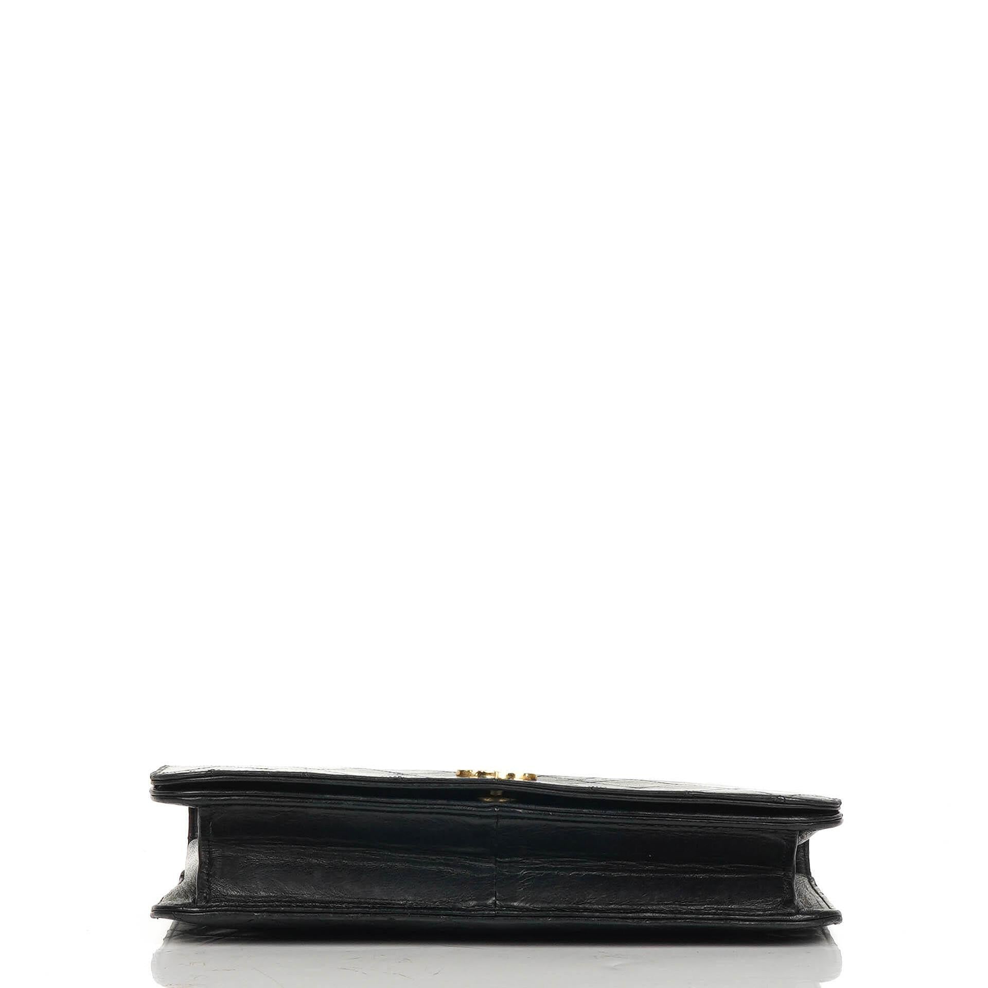 Chanel Classic Full Flap Bag aus schwarzem gestepptem Lammleder mit 24K goldplattierten Beschlägen
