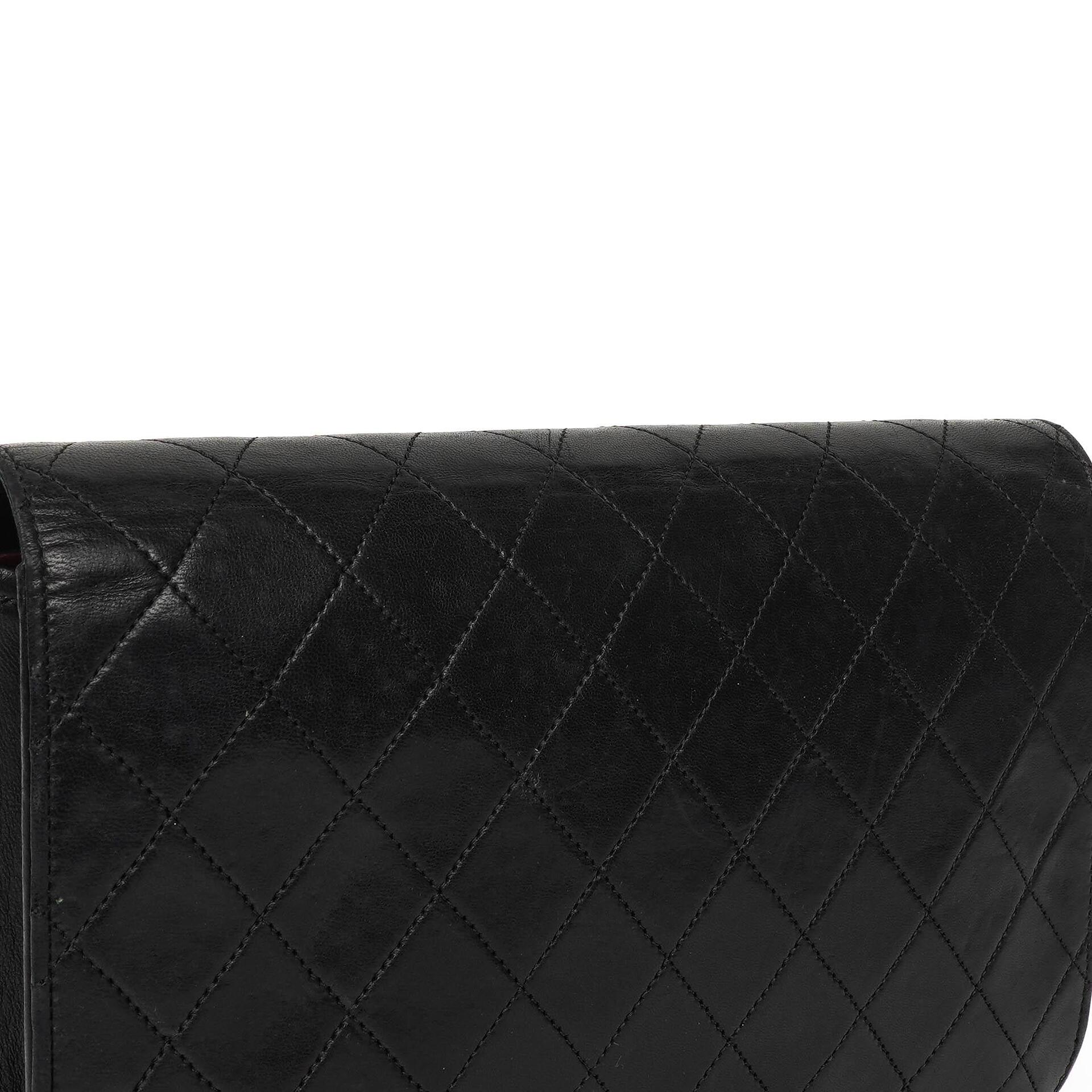 Chanel Classic Full Flap Bag aus schwarzem gestepptem Lammleder mit 24K goldplattierten Beschlägen