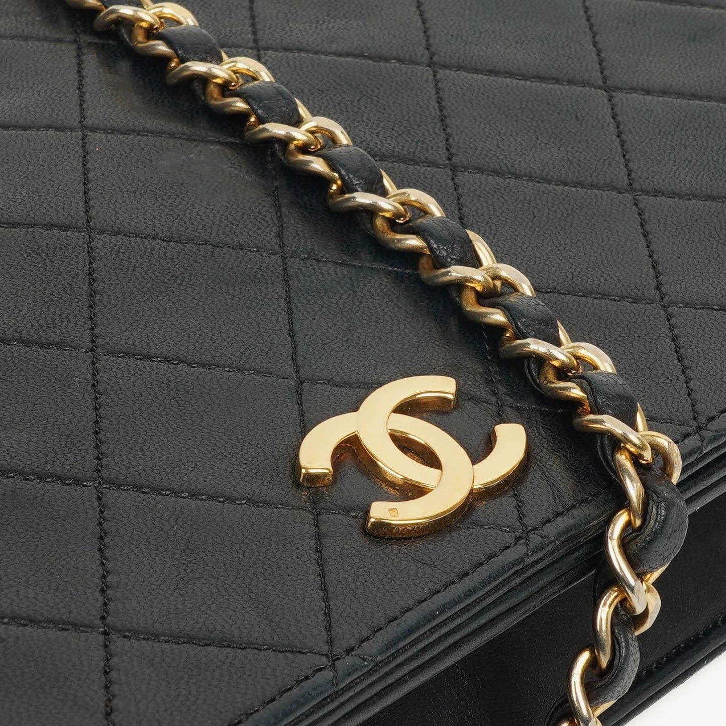 Chanel Classic Full Flap Bag Schwarz Gequiltetes Lammleder mit 24K Gold Hardware