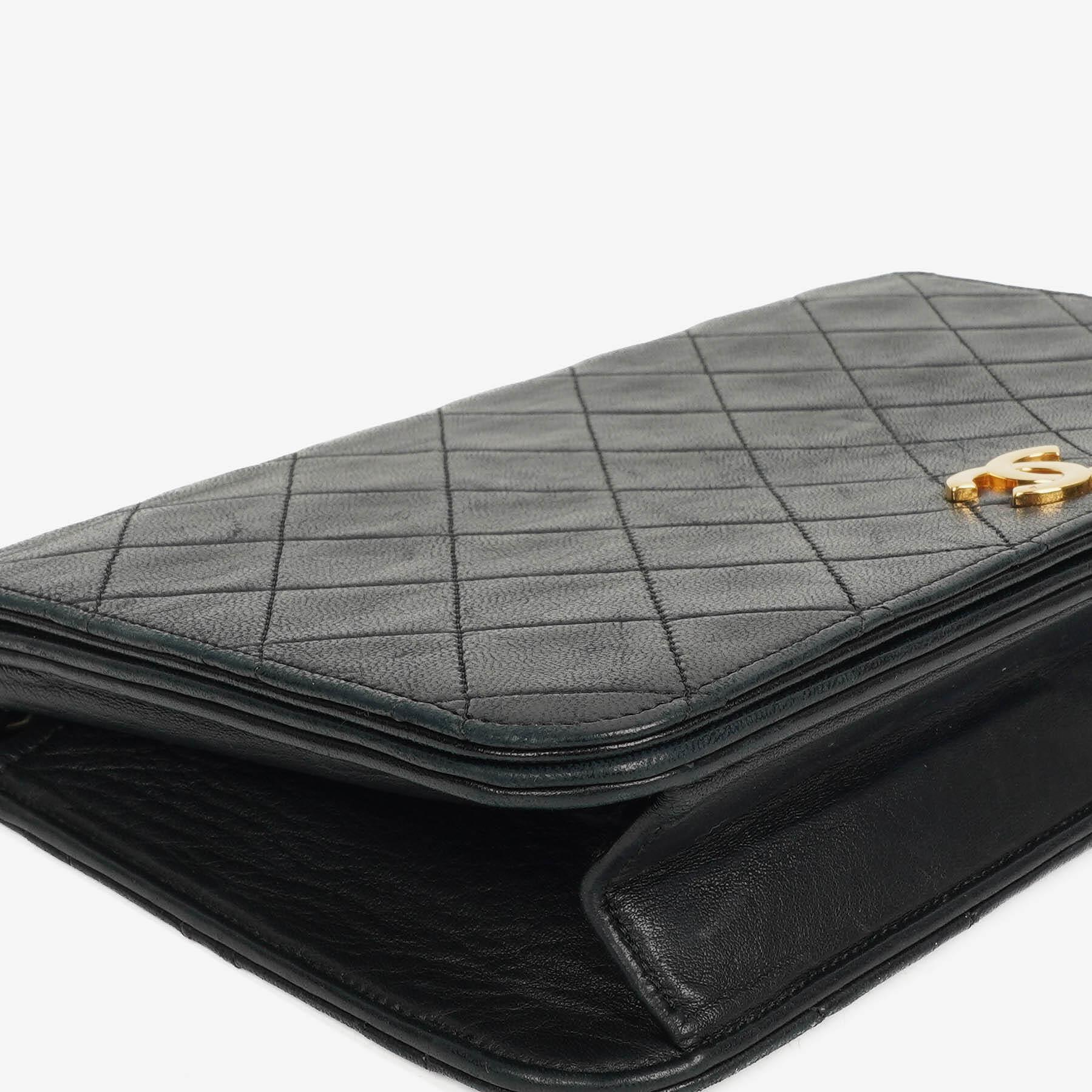 Chanel Classic Full Flap Bag Schwarz Gequiltetes Lammleder mit 24K Gold Hardware