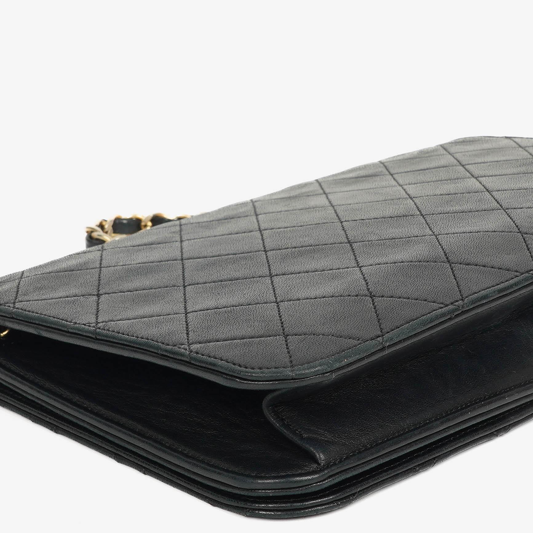 Chanel Classic Full Flap Bag Schwarz Gequiltetes Lammleder mit 24K Gold Hardware