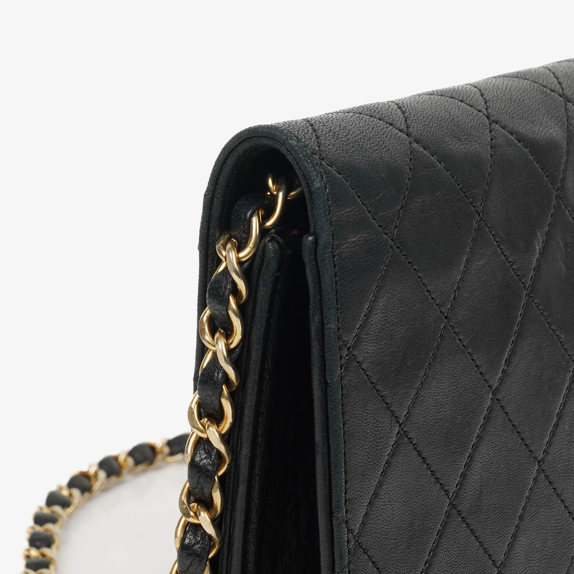 Chanel Classic Full Flap Bag Schwarz Gequiltetes Lammleder mit 24K Gold Hardware