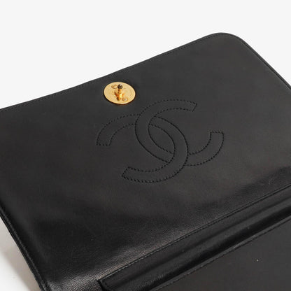 Chanel Classic Full Flap Bag Schwarz Gequiltetes Lammleder mit 24K Gold Hardware