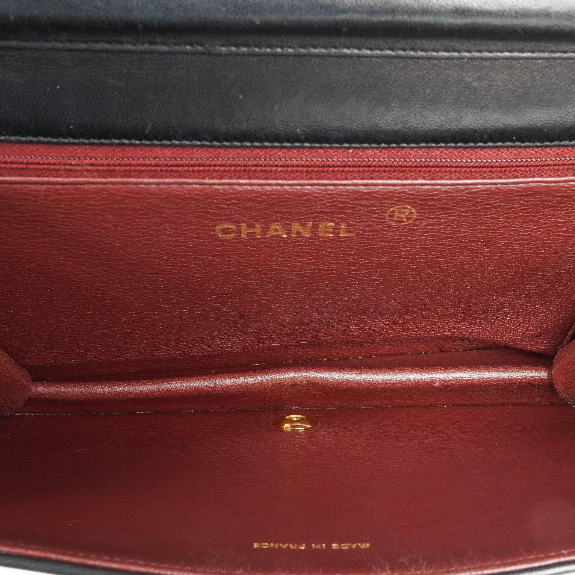 Chanel Classic Full Flap Bag Schwarz Gequiltetes Lammleder mit 24K Gold Hardware